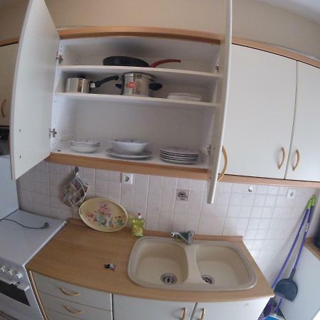 Nice And Cosy Studio Larissa Luaran gambar