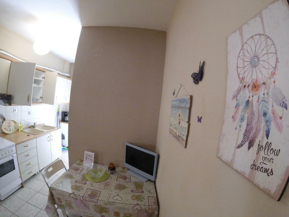 Nice And Cosy Studio Larissa Luaran gambar